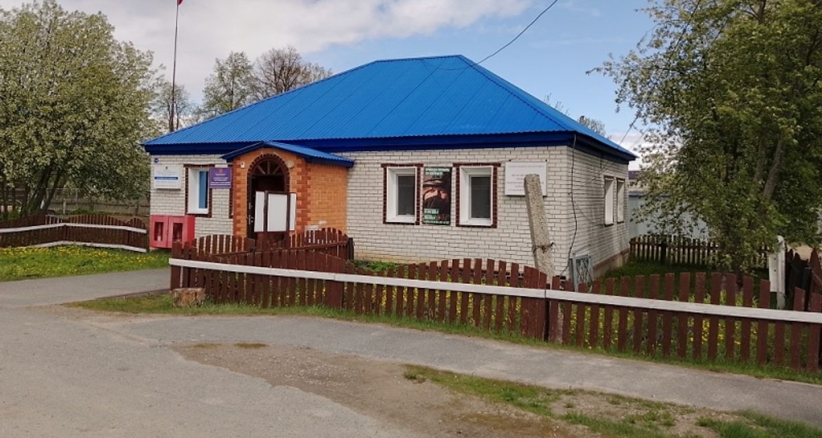Житель села Аксурка ударил односельчанина черенком тяпки из-за давней неприязни