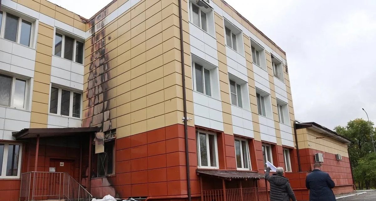Школу №65 в Тюмени восстановят после пожара к концу новогодних каникул